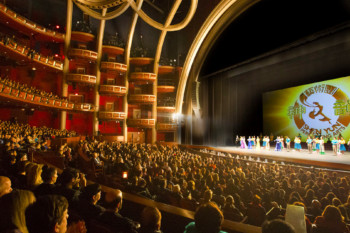 Зрители в Польше, Испании и США очарованы Shen Yun: «Прекрасно, как волшебная легенда»