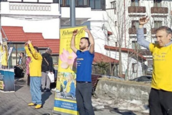 Жители Румынии дают высокую оценку принципам Фалунь Дафа «Истина, Доброта, Терпение»